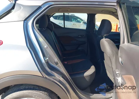 2018 Nissan Kicks Sr z USA, uszkodzony, nr VIN 3N1CP5CU7JL529523